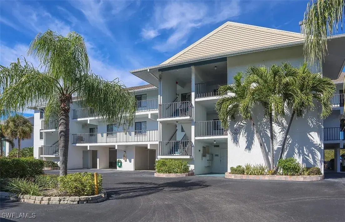 Picture of 22652 Island Pines Way 254, Fort Myers Beach, FL 33931