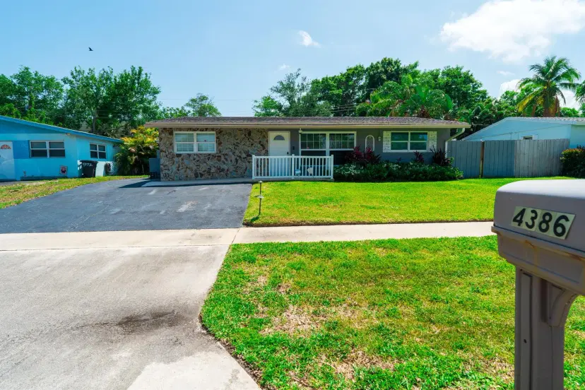 Picture of 4386 Bamboo Drive, Palm Beach Gardens FL 33410