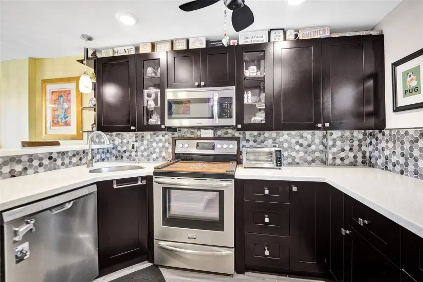 Picture of 111 Royal Park Dr 2E, Oakland Park FL 33309