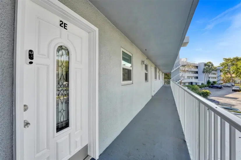 Picture of 111 Royal Park Dr 2E, Oakland Park FL 33309