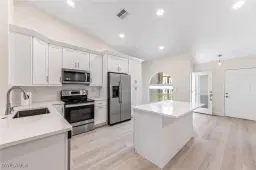 Picture of 8562 Mustang Dr 31, Naples, FL 34113