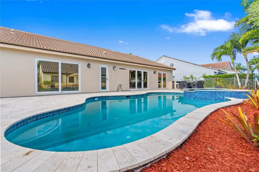 Picture of 19327 NW 13Th St, Pembroke Pines FL 33029