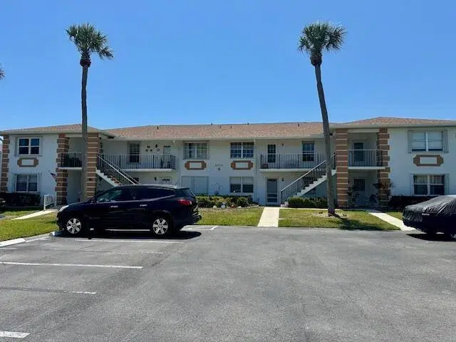 Picture of 1203 S Lakes End Drive E-1, Fort Pierce FL 34982