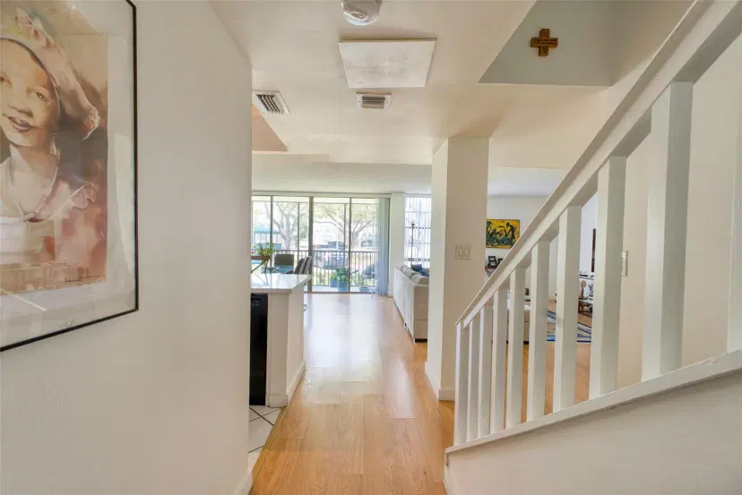 Picture of 3401 N Country Club Dr 110, Aventura FL 33180