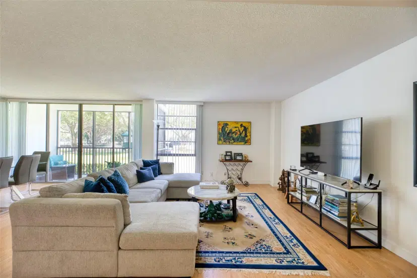 Picture of 3401 N Country Club Dr 110, Aventura FL 33180