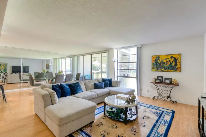 Picture of 3401 N Country Club Dr 110, Aventura FL 33180