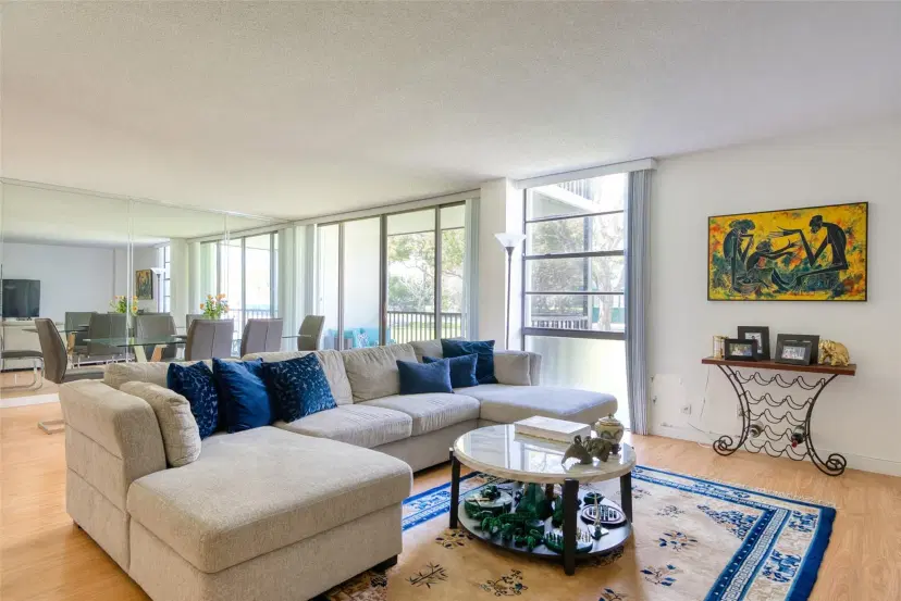 Picture of 3401 N Country Club Dr 110, Aventura FL 33180