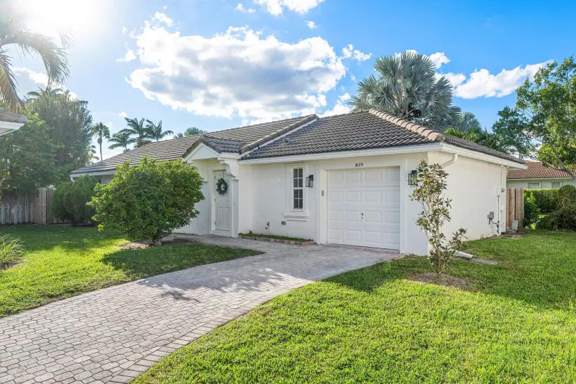 Picture of 1825 Capeside Circle, Wellington FL 33414