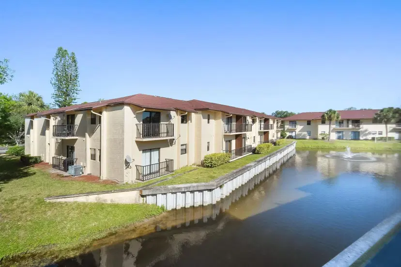 Picture of 2050 Oleander Boulevard 2205, Fort Pierce FL 34950