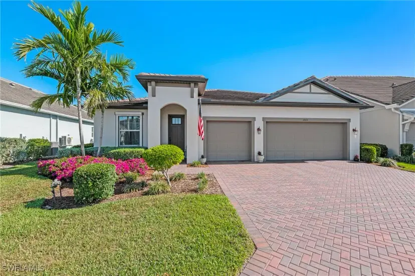 Picture of 3865 Helmsman Dr, Naples FL 34120