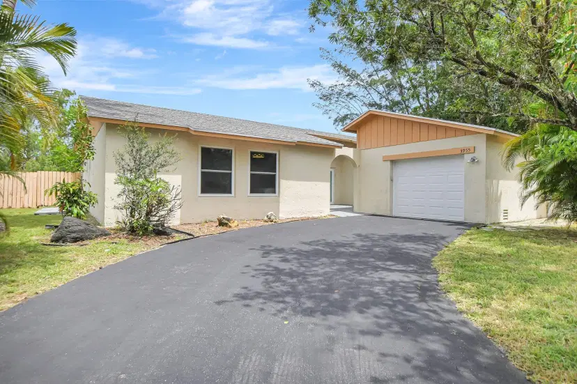Picture of 3955 NW 3Rd Court, Deerfield Beach FL 33442