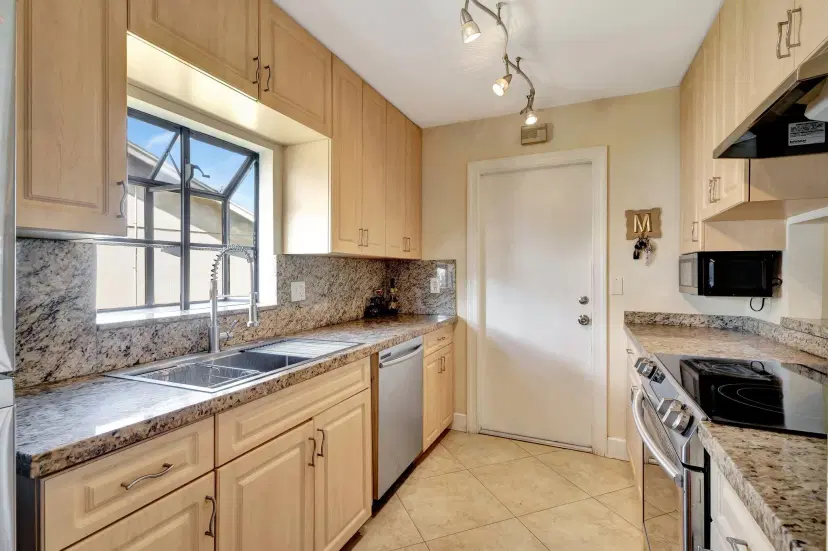 Picture of 4075 Clearview Ter Terrace, West Palm Beach FL 33417