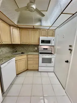 Picture of 424 N Riverside Dr 102, Pompano Beach, FL 33062