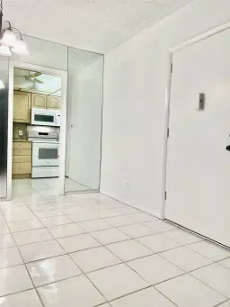 Picture of 424 N Riverside Dr 102, Pompano Beach, FL 33062