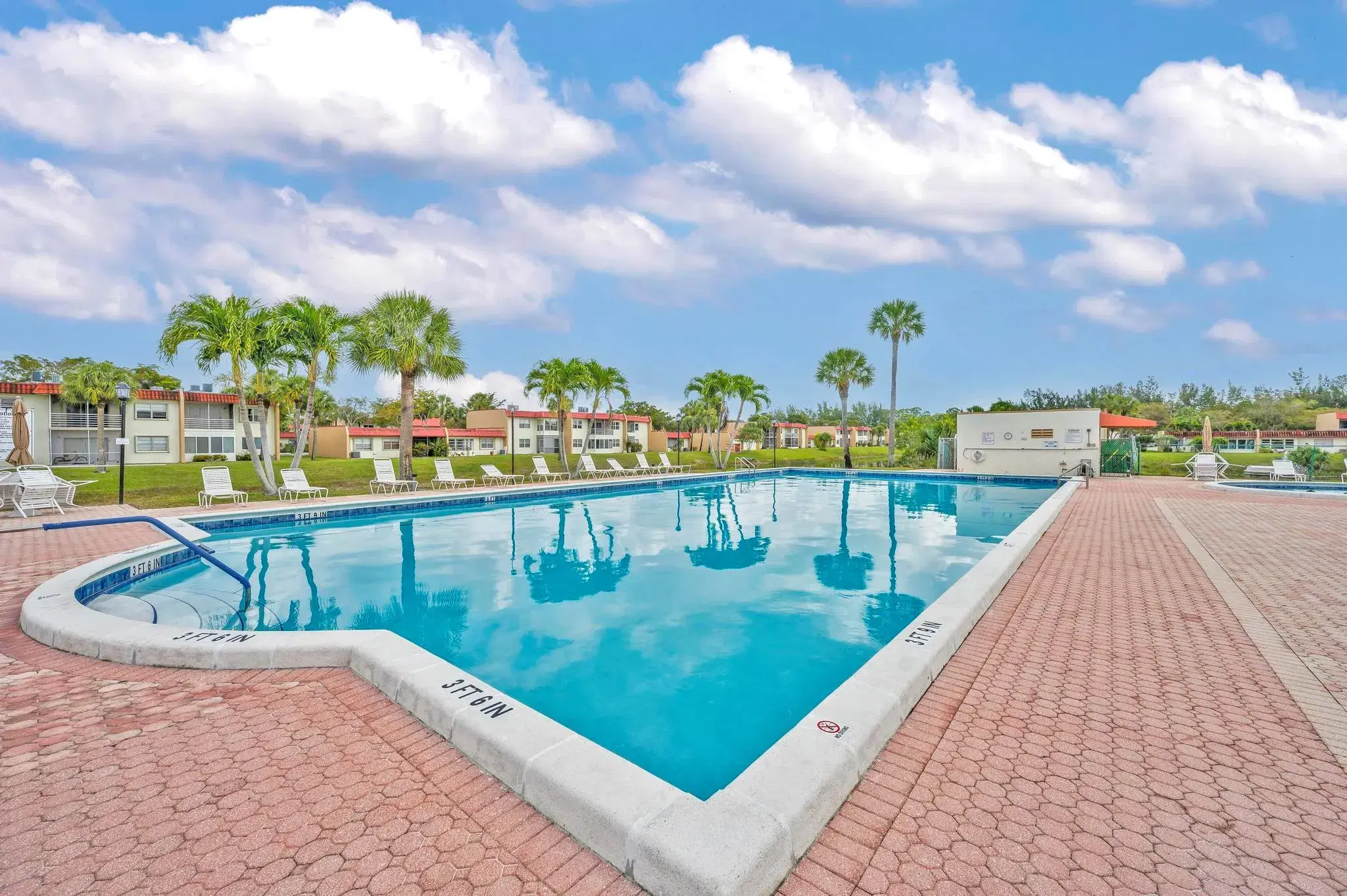 Picture of 185 Lake Evelyn Drive, West Palm Beach, FL 33411