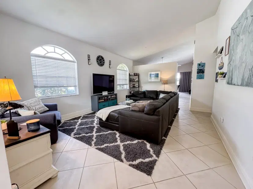 Picture of 595 NW 159Th Ln, Pembroke Pines FL 33028