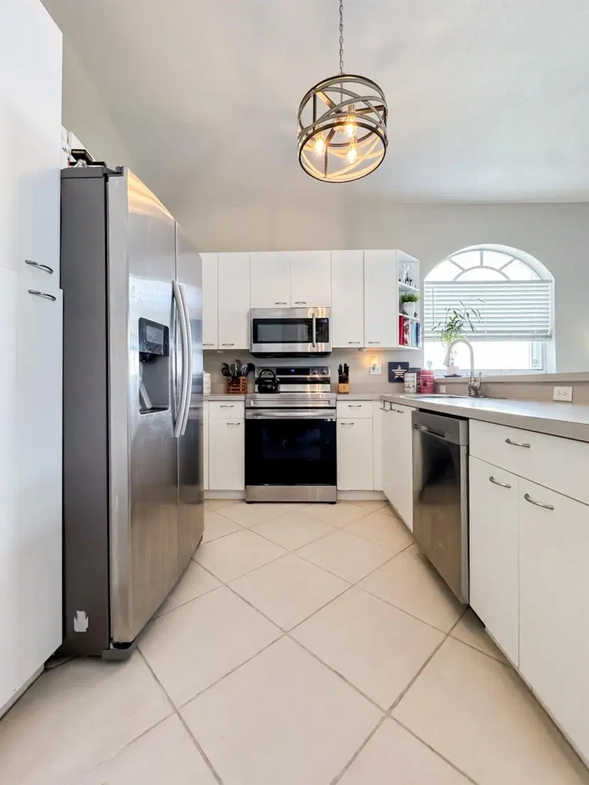 Picture of 595 NW 159Th Ln, Pembroke Pines FL 33028