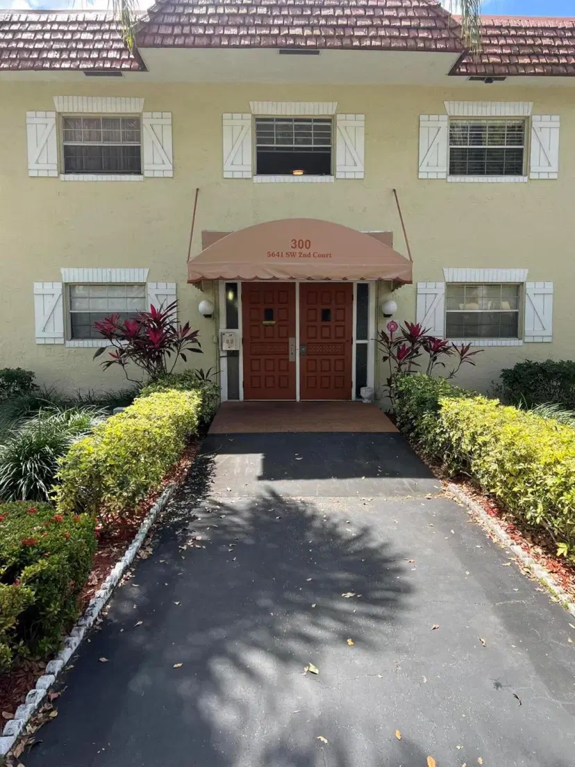 Picture of 5641 SW 2 Court # 101 Bldg 300 Court, Margate FL 33068