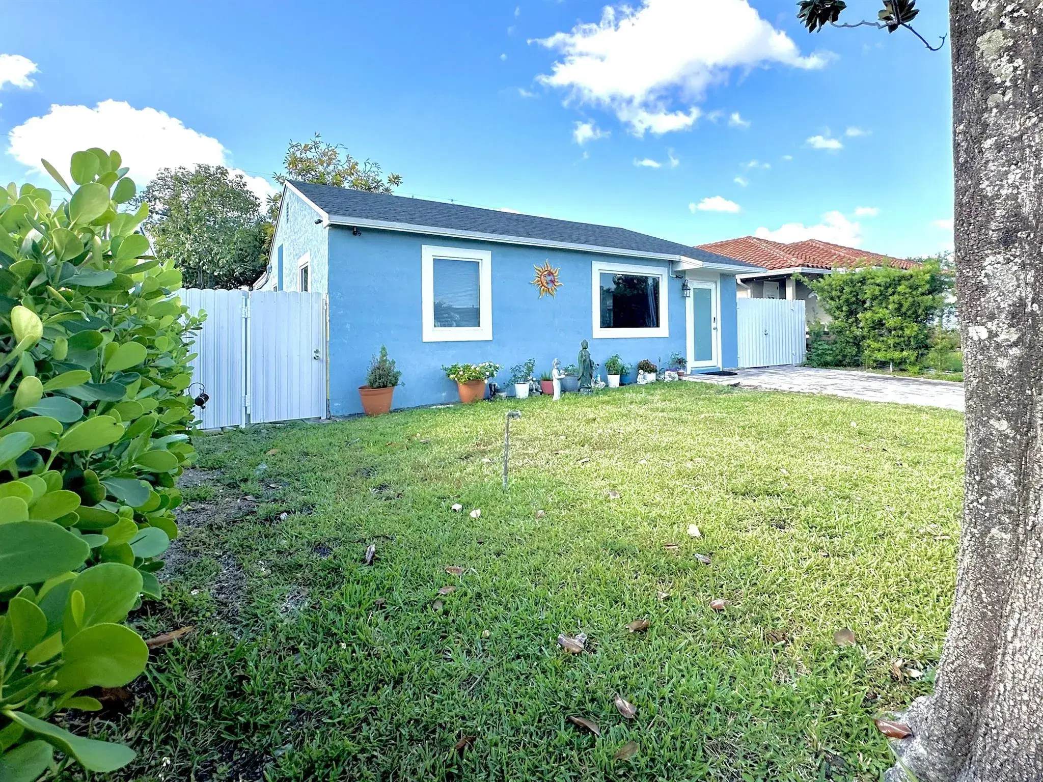 Picture of 946 Mcintosh Street, West Palm Beach, FL 33405