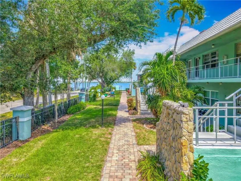 Picture of 3225 E Riverside Dr 63F, Fort Myers FL 33916