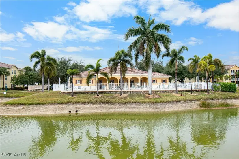 Picture of 4121 Residence Dr 303, Fort Myers FL 33901