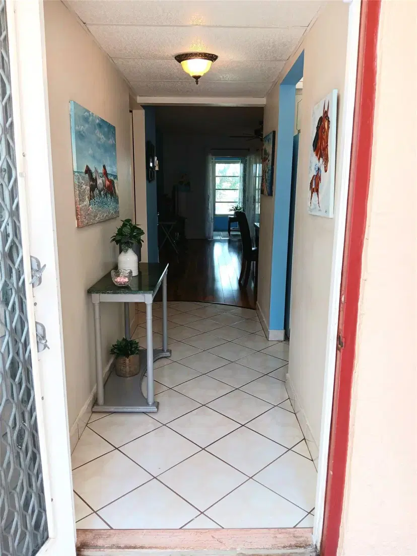Picture of 1055 E Country Club Dr 301, Margate FL 33063