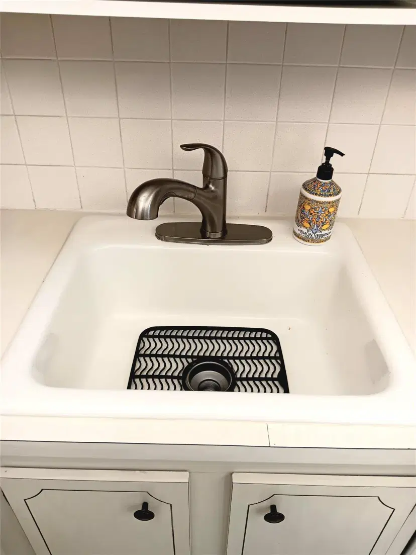 Picture of 1055 E Country Club Dr 301, Margate FL 33063