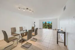Picture of 3010 NE 16Th Ave 405, Oakland Park, FL 33334