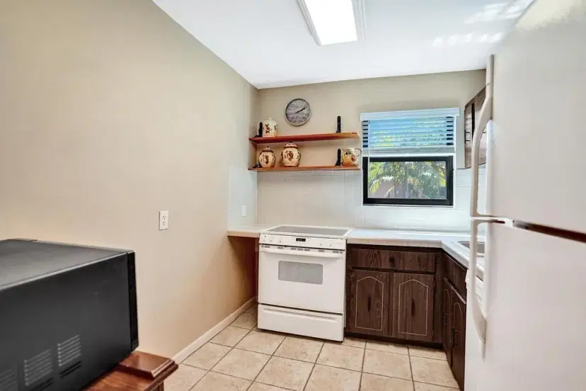 Picture of 8851 N New River Canal Rd 17E, Plantation FL 33324