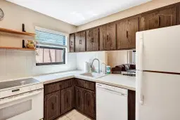 Picture of 8851 N New River Canal Rd 17E, Plantation, FL 33324