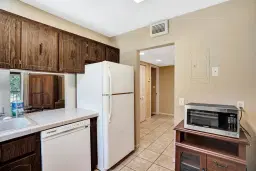 Picture of 8851 N New River Canal Rd 17E, Plantation, FL 33324