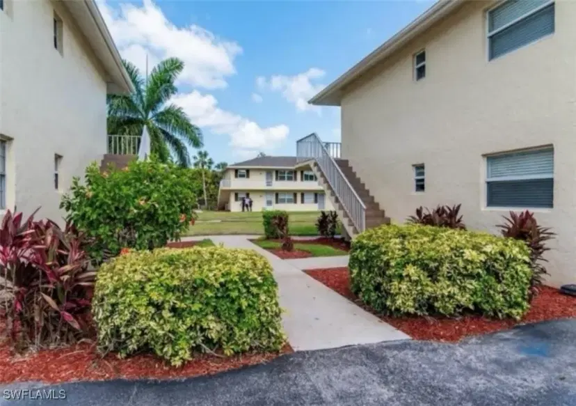 Picture of 3325 Airport Rd N T1, Naples FL 34105