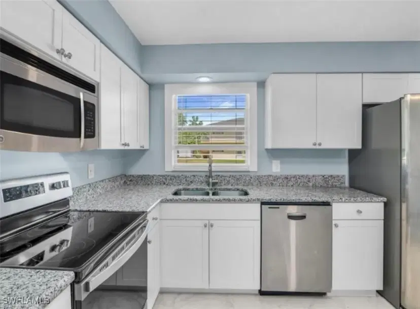 Picture of 3325 Airport Rd N T1, Naples FL 34105