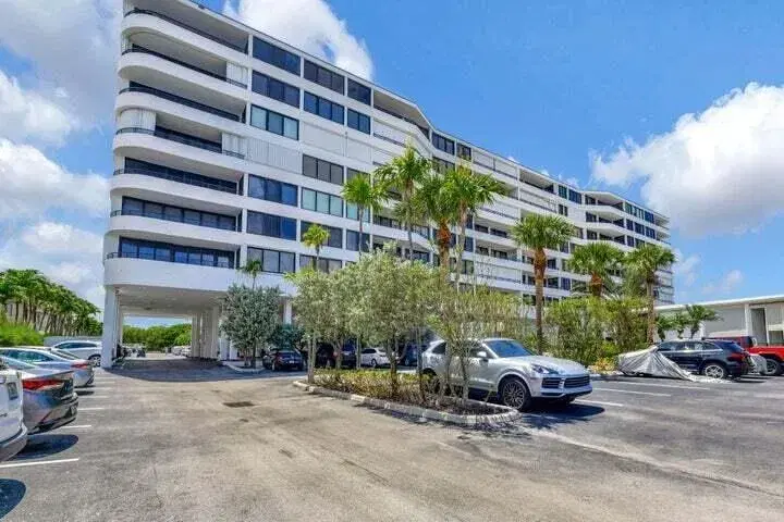 Picture of 3589 S Ocean Boulevard 609, South Palm Beach FL 33480