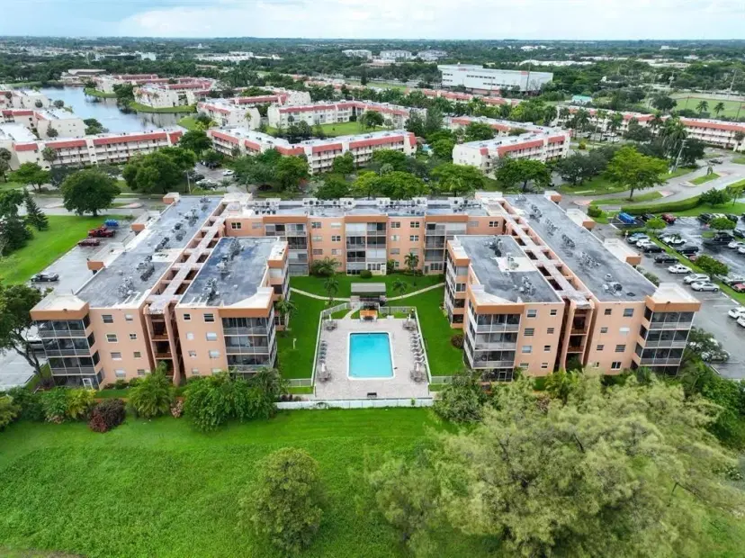 Picture of 3050 Sunrise Lakes Dr 307, Fort Lauderdale FL 33322