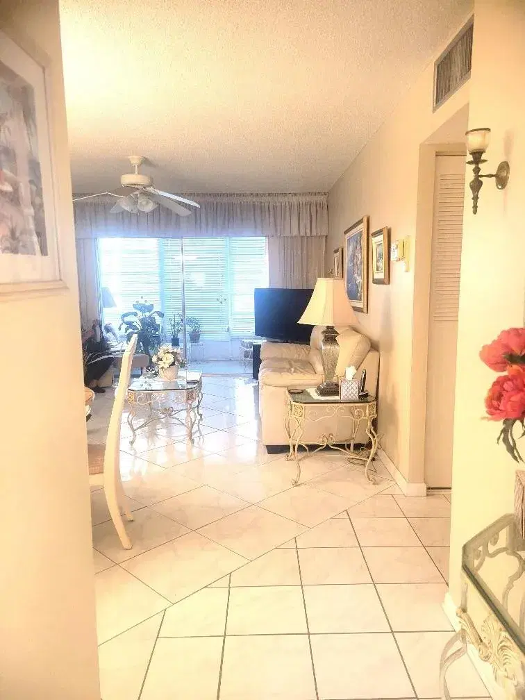 Picture of 4706 NW 36Th St 402, Lauderdale Lakes FL 33319