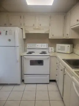 Picture of 4706 NW 36Th St 402, Lauderdale Lakes, FL 33319