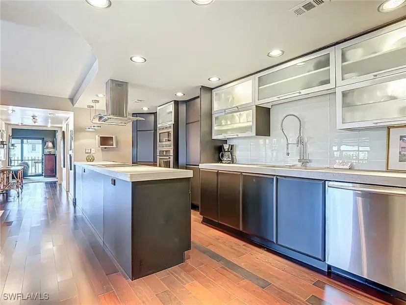 Picture of 3399 Gulf Shore Blvd N 605, Naples FL 34103