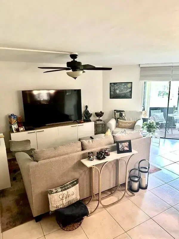 Picture of 6655 W Broward Boulevard 108, Plantation FL 33317