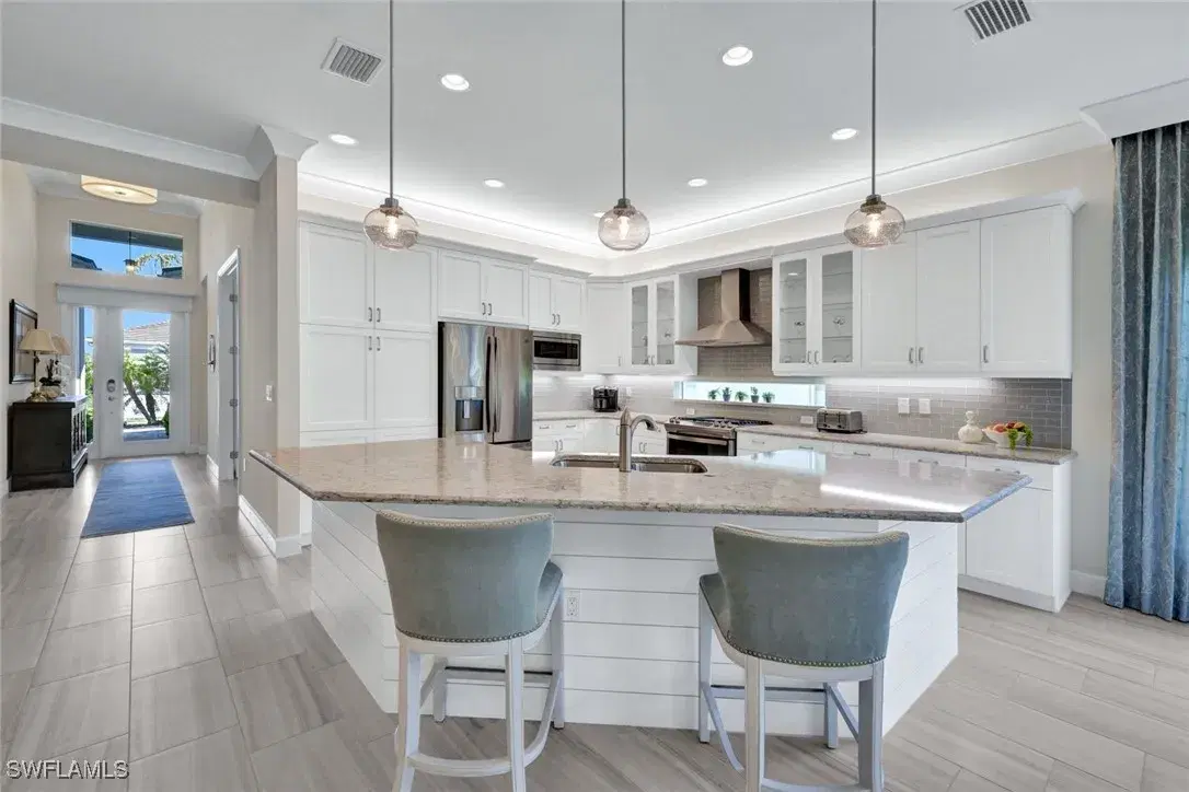 Picture of 28582 Twain Dr, Bonita Springs, FL 34135