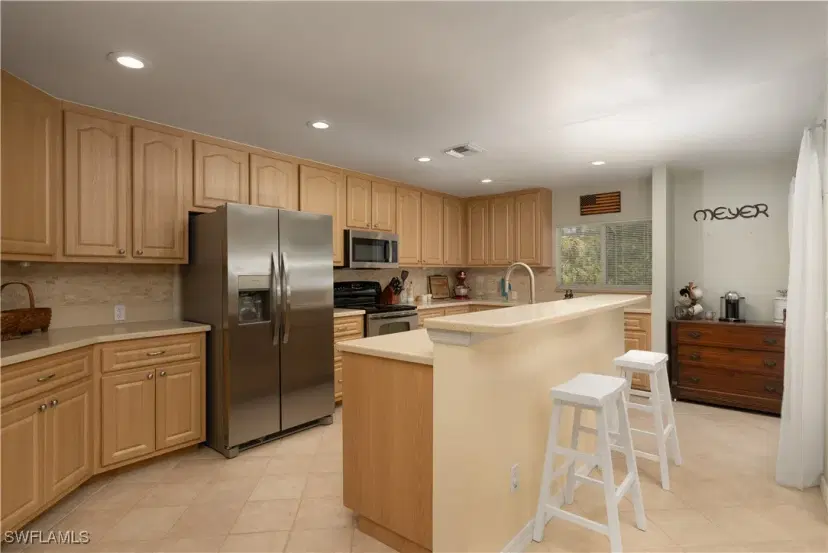 Picture of 914 Dayton Ave, Lehigh Acres FL 33972