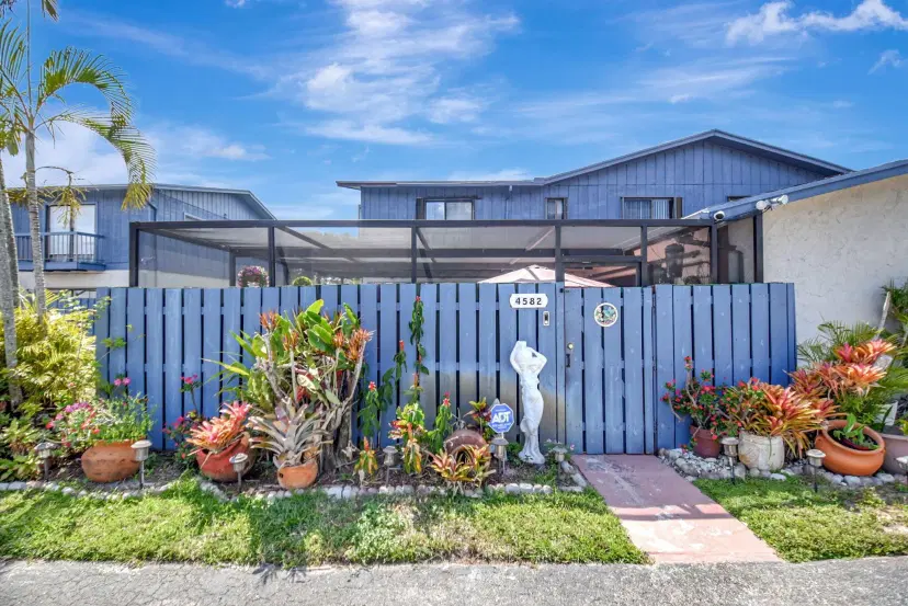 Picture of 4582 Holly Lake Drive, Lake Worth FL 33463