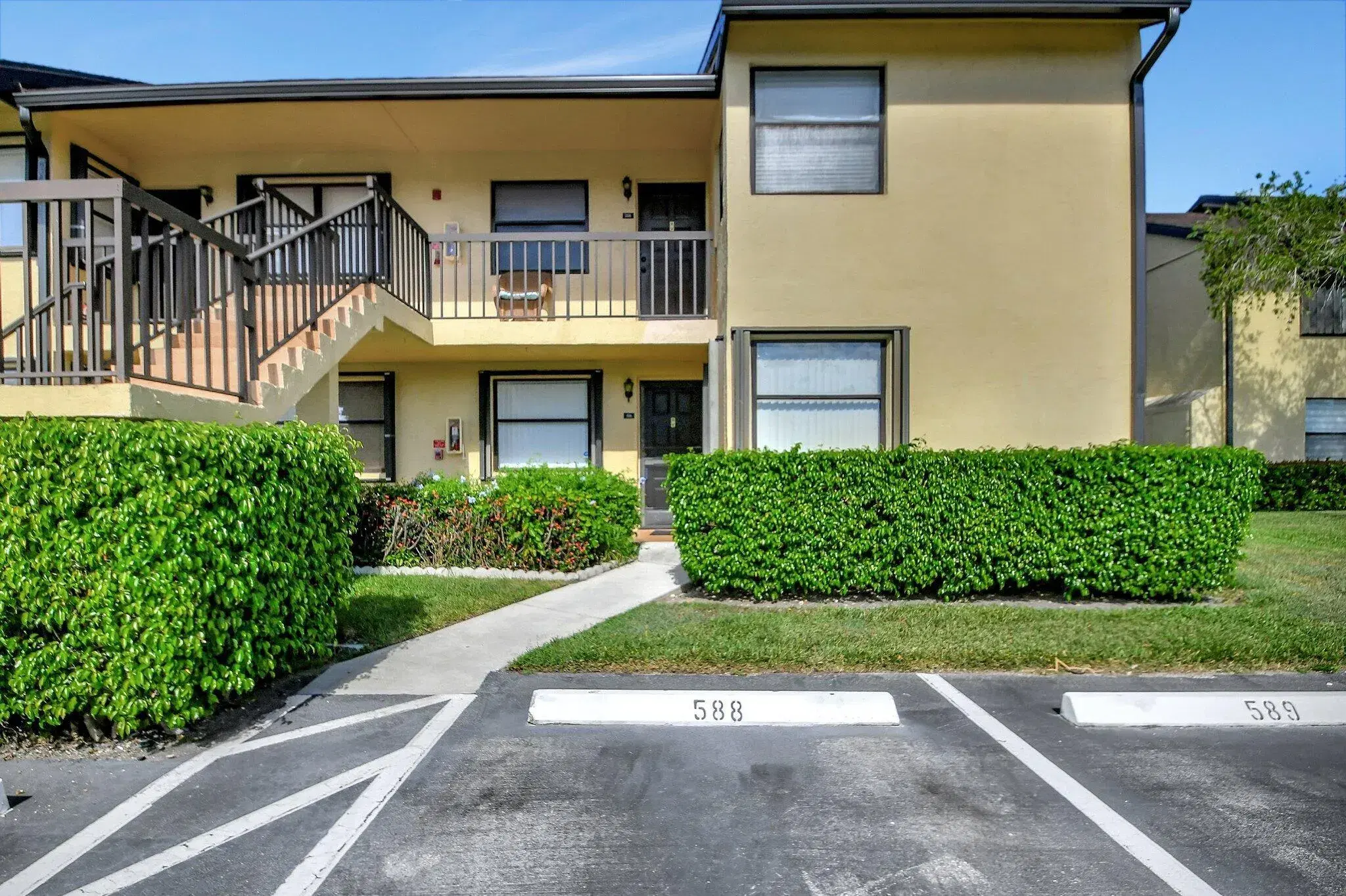 Picture of 4691 Lucerne Lakes Boulevard 106, Lake Worth, FL 33467