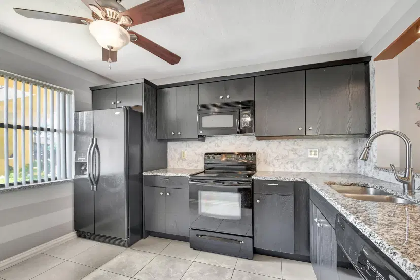 Picture of 4691 Lucerne Lakes Boulevard 106, Lake Worth FL 33467