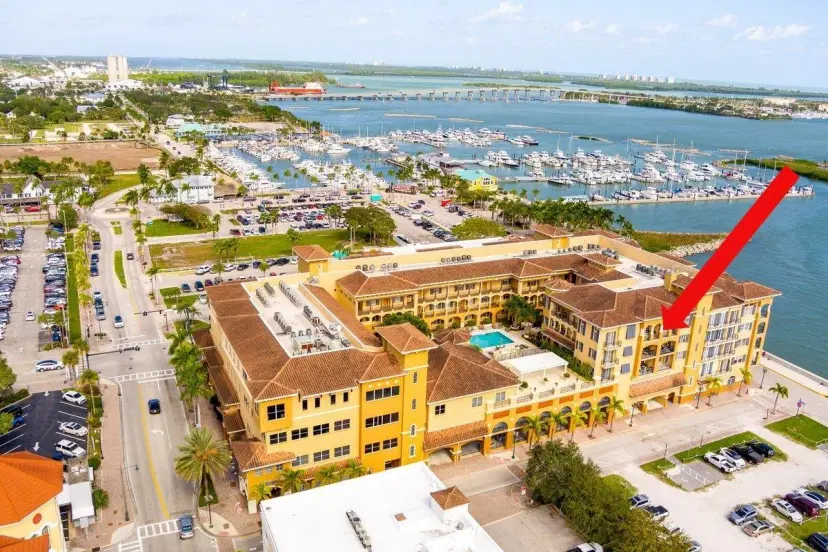Picture of 20 Orange Avenue 9, Fort Pierce FL 34950