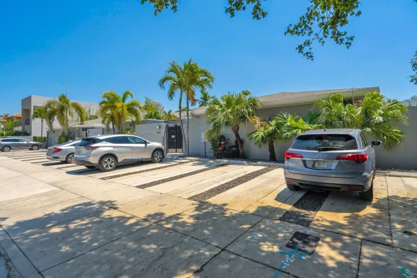 Picture of 3475 SW 1St Ave 12, Miami FL 33145