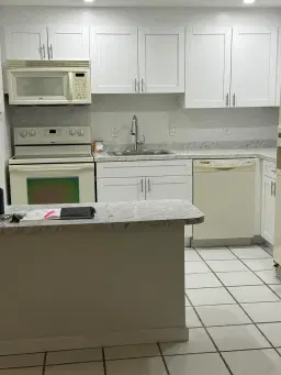 Picture of 1681 NW 70Th Avenue 102, Plantation, FL 33313