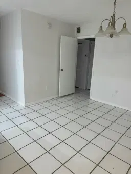 Picture of 1681 NW 70Th Avenue 102, Plantation, FL 33313