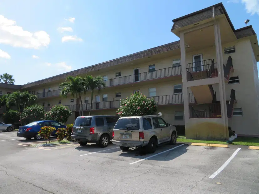 Picture of 701 Lori Drive 103, Palm Springs FL 33461