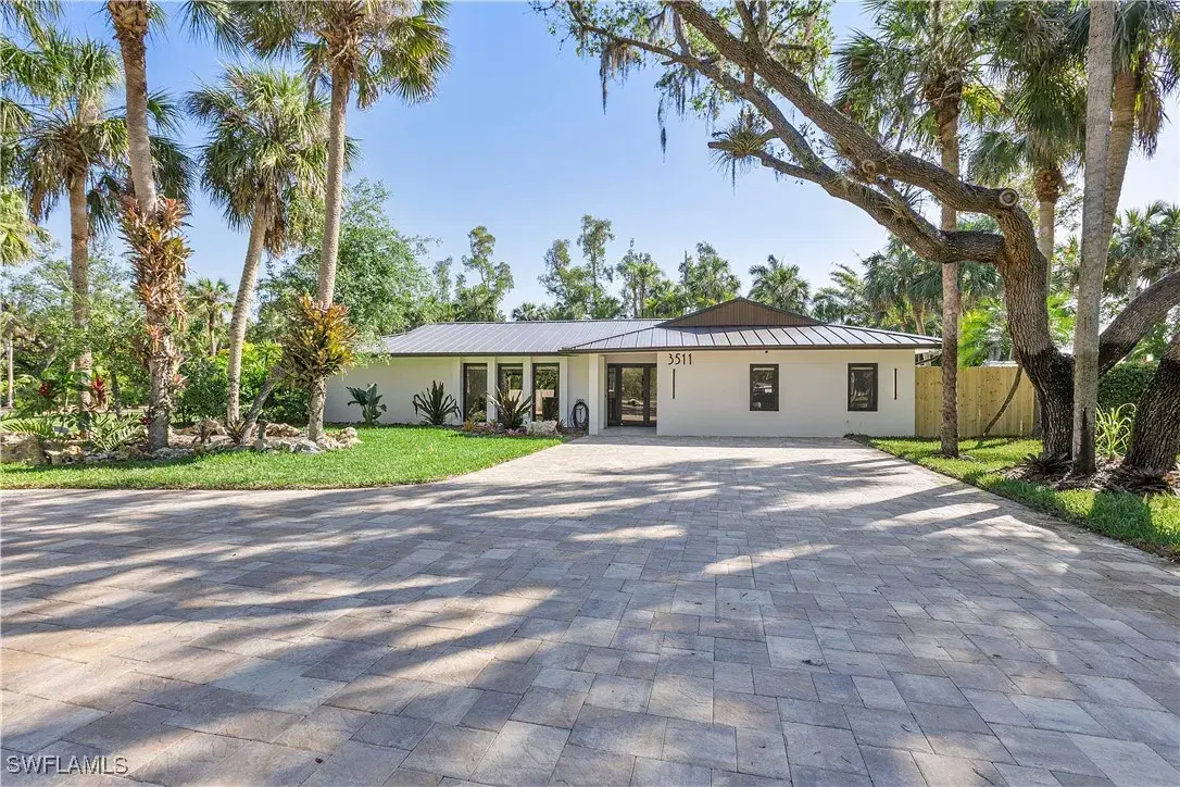 Picture of 3511 Heritage Ln, Fort Myers, FL 33908